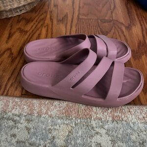 Size 9 Croc Getaway Strappy Sandals